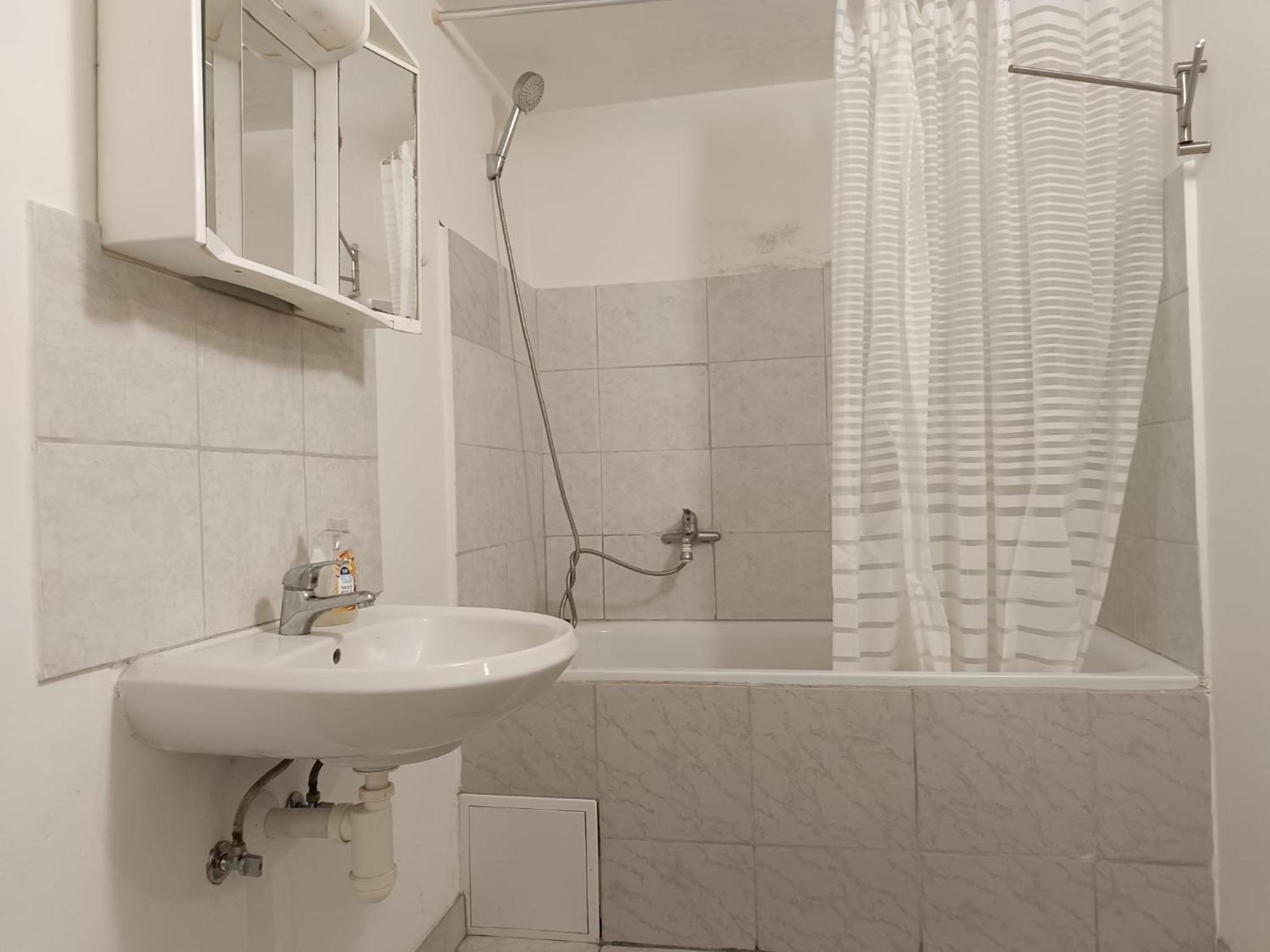 Basic Underground Next To The Center - Tram Line, Cool Local Area Apartmán Praha