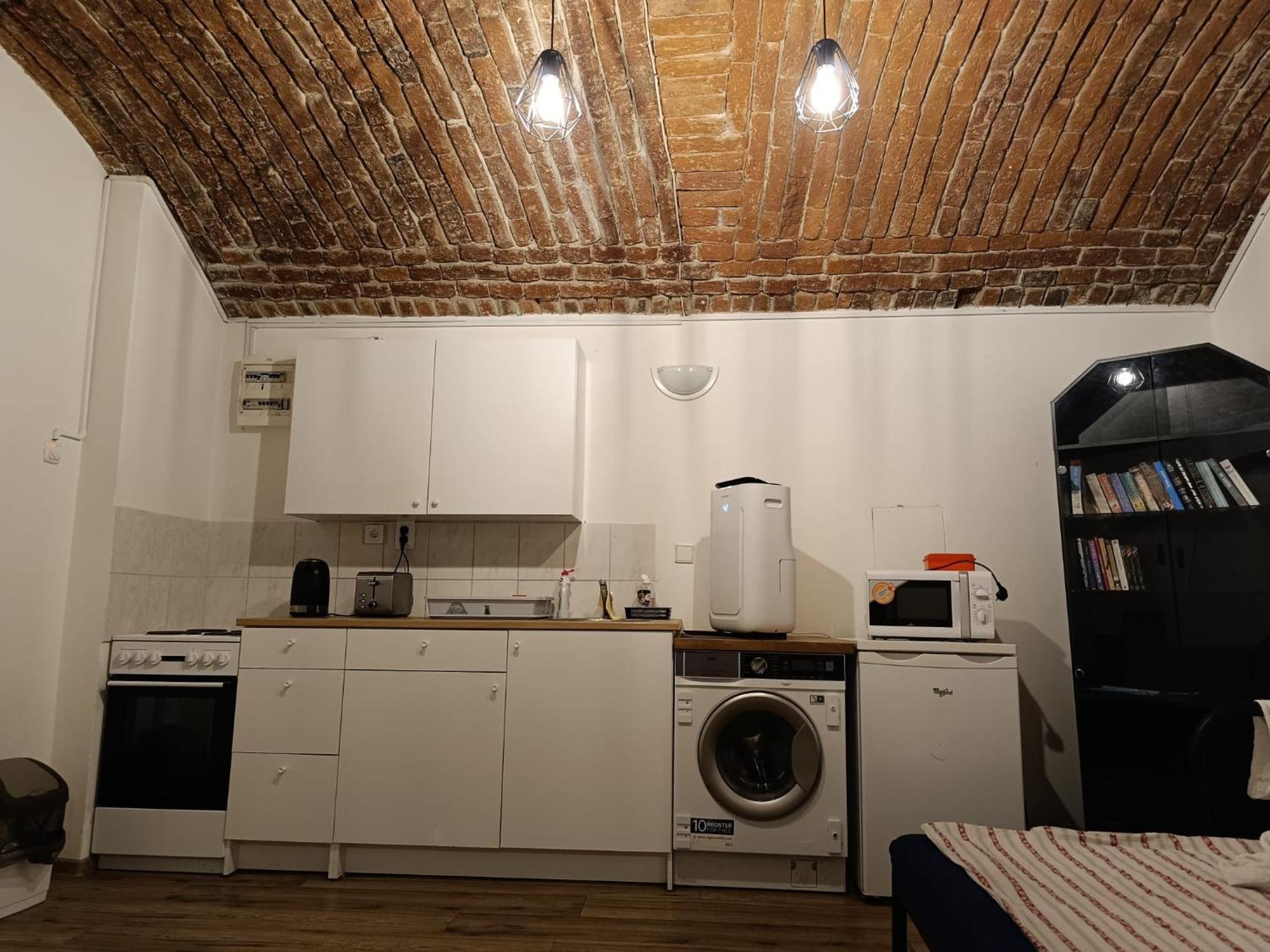 Apartmán Basic Underground Next To The Center - Tram Line, Cool Local Area